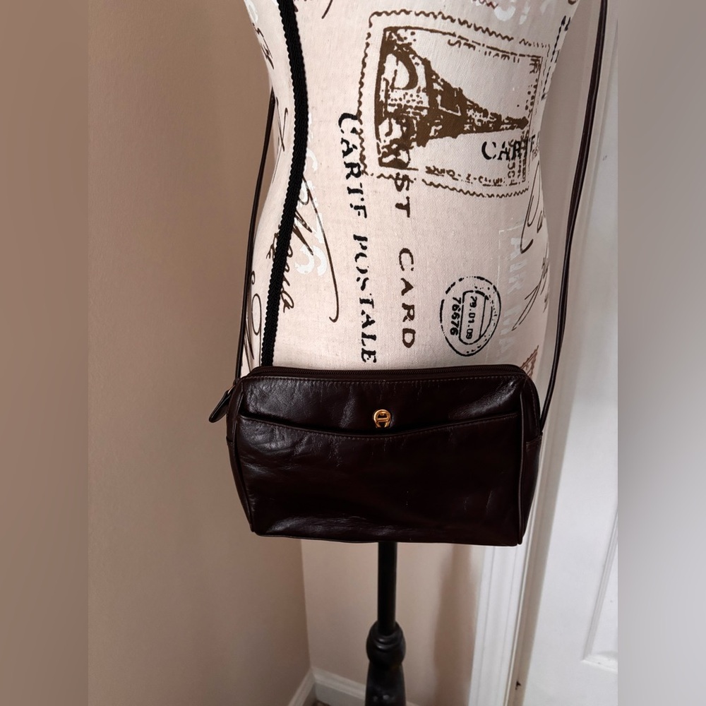 Etienne Aigner Vintage Genuine leather Timeless Dark Brown Crossbody Bag - Picture 4 of 8